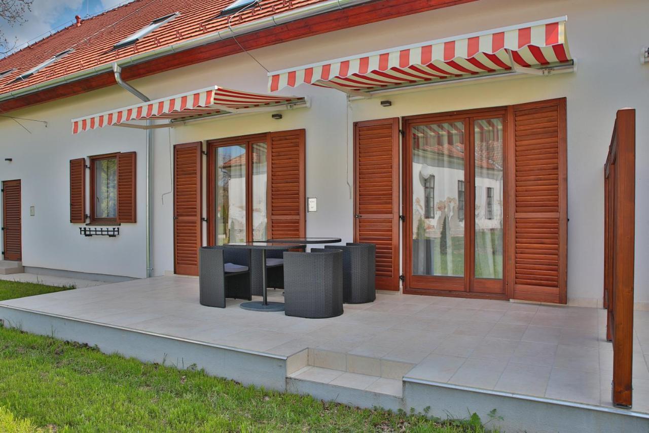 Galosfa Vendeghaz Hotel ภายนอก รูปภาพ